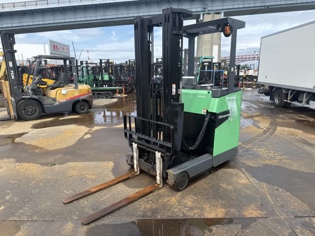 Reach Forklift — Auction (lot 8451-12003)