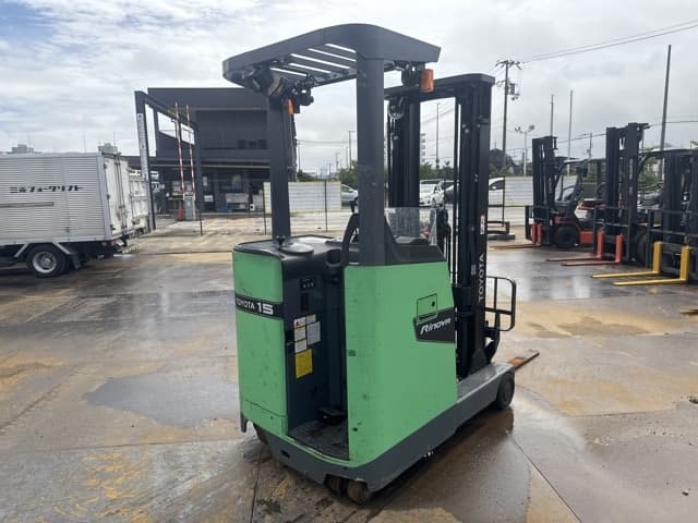 Reach Forklift — Auction (lot 8451-12003)
