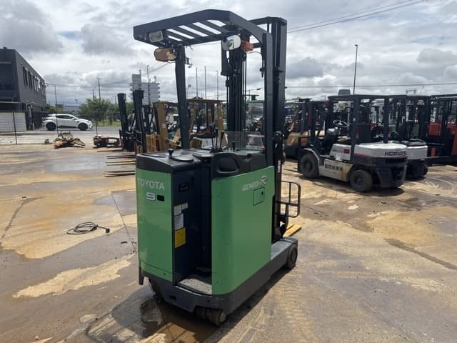 Reach Forklift — Auction (lot 8451-12006)