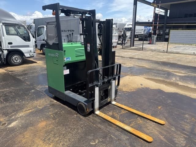 Reach Forklift — Auction (lot 8451-12007)