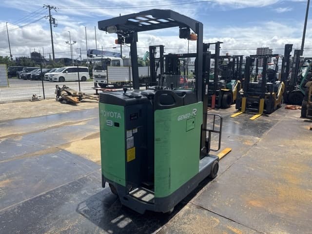 Reach Forklift — Auction (lot 8451-12007)