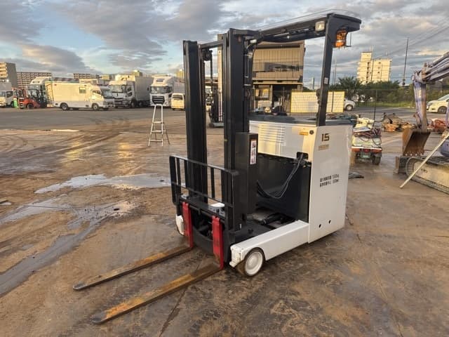 Reach Forklift — Auction (lot 8451-12011)