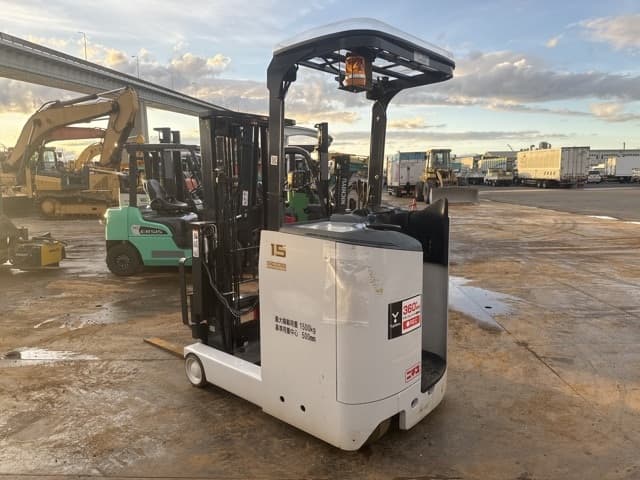 Reach Forklift — Auction (lot 8451-12011)
