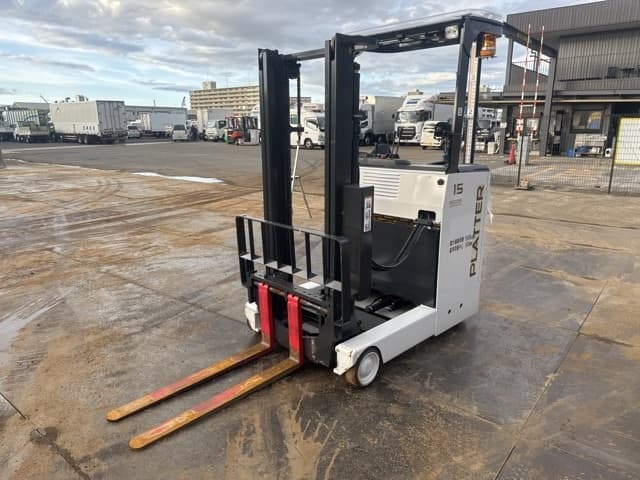 Reach Forklift — Auction (lot 8451-12012)