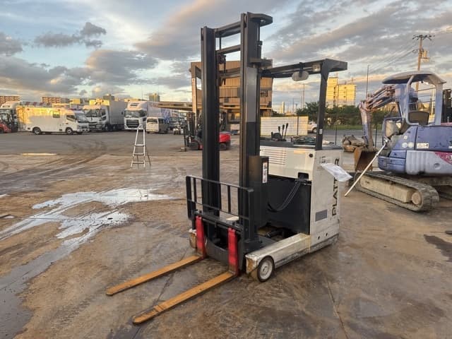Reach Forklift — Auction (lot 8451-12016)