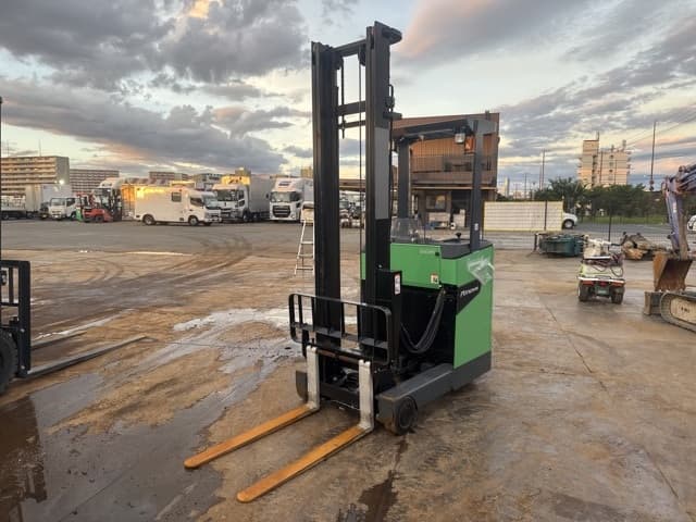 Reach Forklift — Auction (lot 8451-12020)