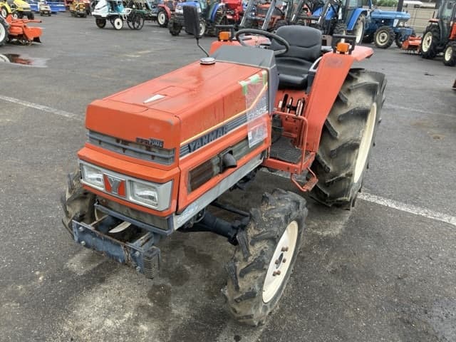 Tractor — Auction (lot 8451-1203)