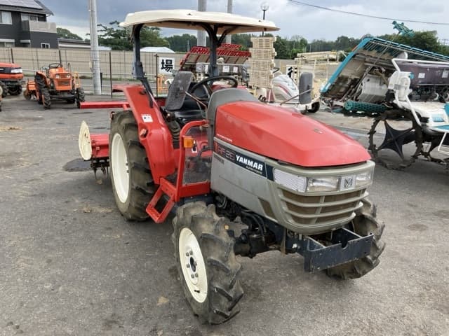 Tractor — Auction (lot 8451-1204)