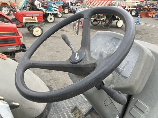 Tractor — Auction (lot 8451-1209)