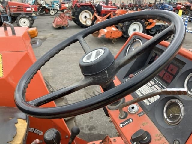 Tractor — Auction (lot 8451-1212)