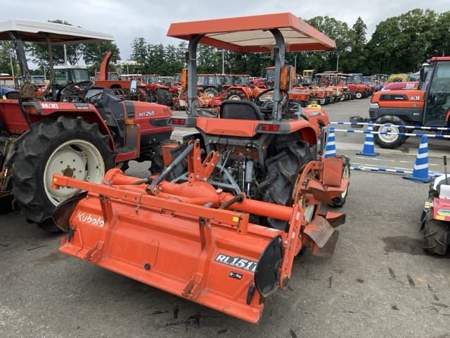 Tractor — Auction (lot 8451-1213)