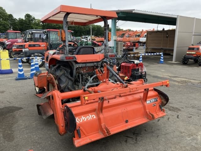 Tractor — Auction (lot 8451-1213)