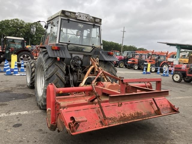 Tractor — Auction (lot 8451-1214)
