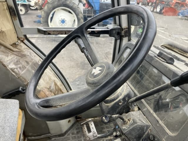 Tractor — Auction (lot 8451-1214)