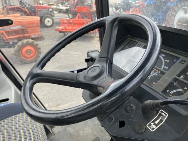 Tractor — Auction (lot 8451-1215)