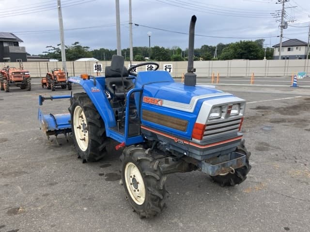 Tractor — Auction (lot 8451-1216)