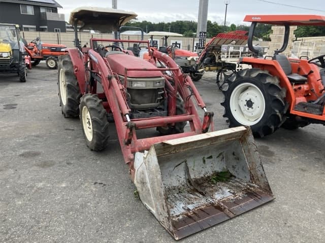 Tractor — Auction (lot 8451-1217)