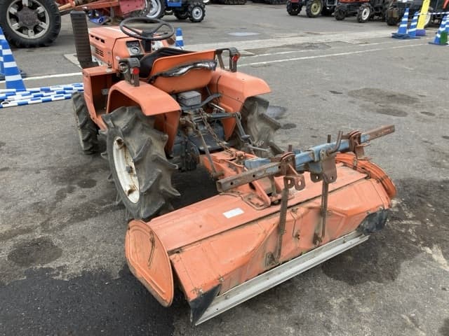 Tractor — Auction (lot 8451-1219)