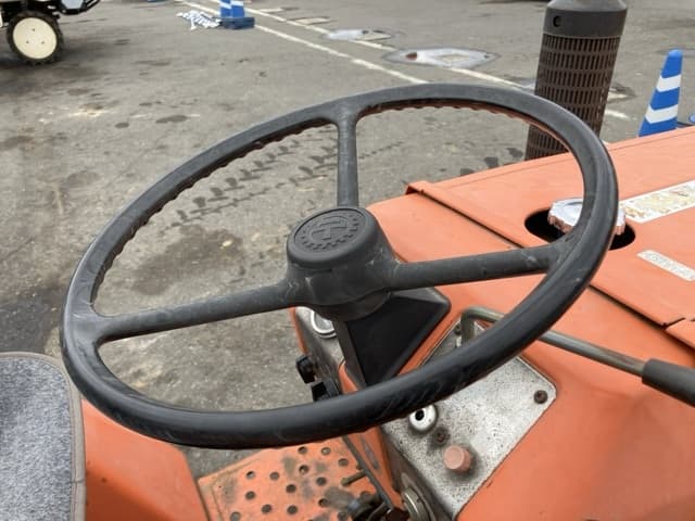 Tractor — Auction (lot 8451-1219)