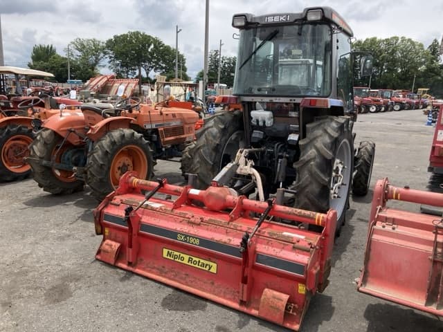 Tractor — Auction (lot 8451-1220)
