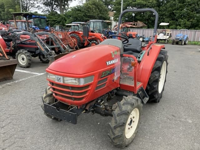 Tractor — Auction (lot 8451-1222)