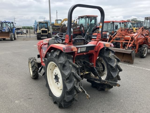 Tractor — Auction (lot 8451-1222)