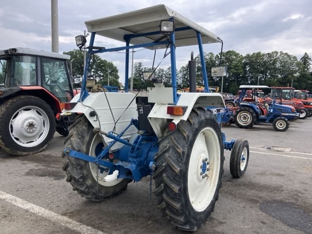 Tractor — Auction (lot 8451-1225)