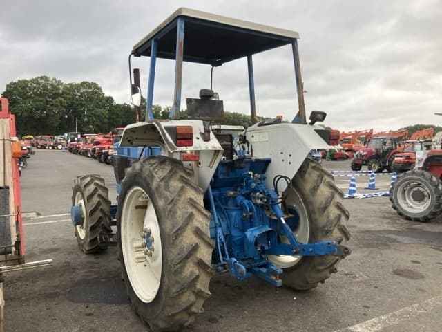 Tractor — Auction (lot 8451-1229)
