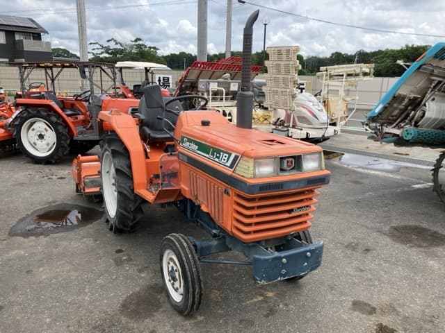 Tractor — Auction (lot 8451-1230)