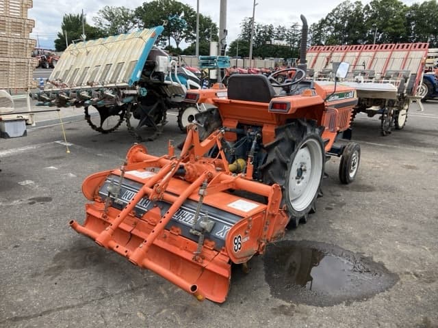 Tractor — Auction (lot 8451-1230)