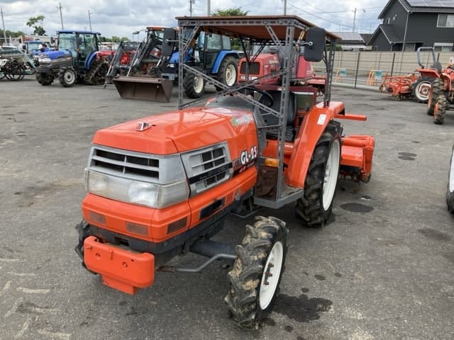 Tractor — Auction (lot 8451-1231)