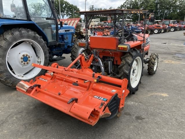 Tractor — Auction (lot 8451-1231)