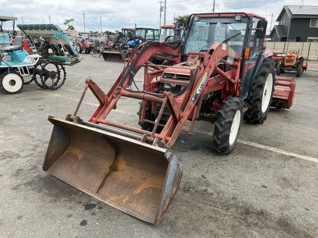 Tractor — Auction (lot 8451-1235)