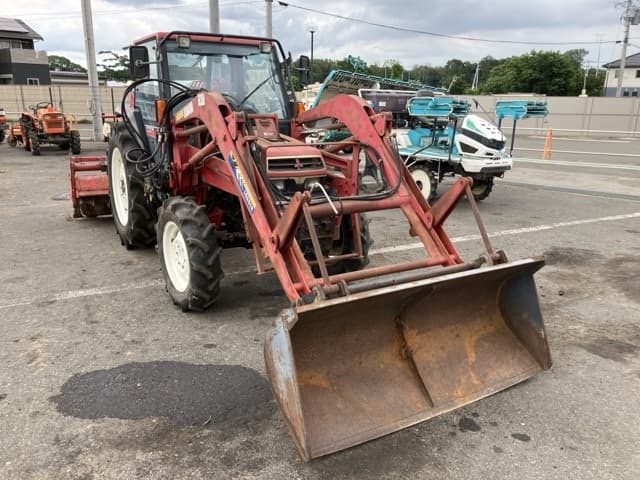 Tractor — Auction (lot 8451-1235)