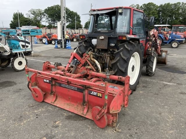 Tractor — Auction (lot 8451-1235)