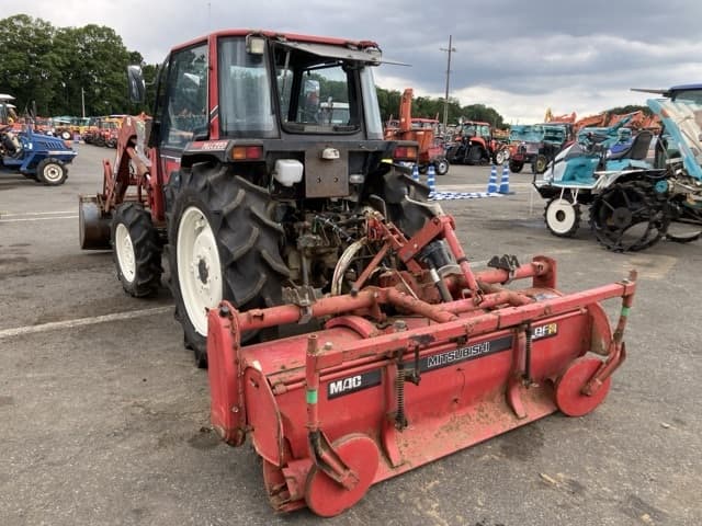 Tractor — Auction (lot 8451-1235)