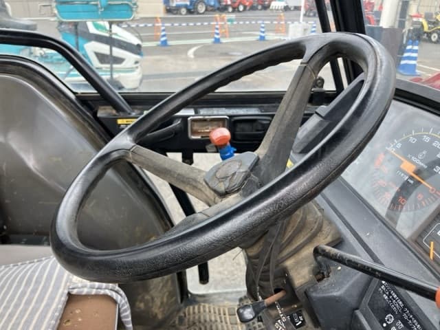 Tractor — Auction (lot 8451-1235)