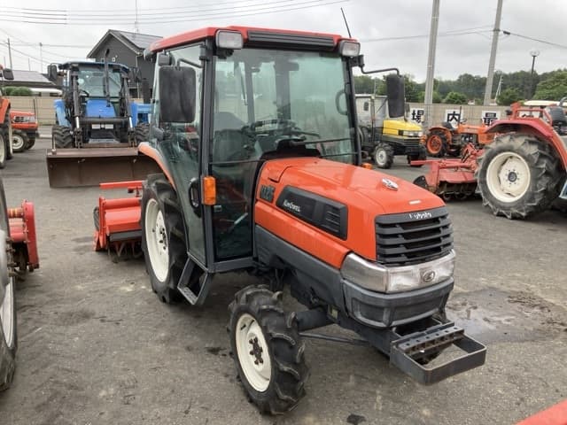 Tractor — Auction (lot 8451-1237)