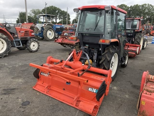 Tractor — Auction (lot 8451-1237)