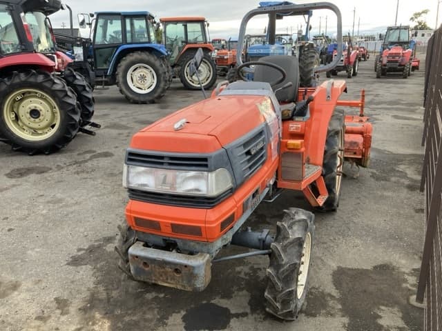 Tractor — Auction (lot 8451-1239)