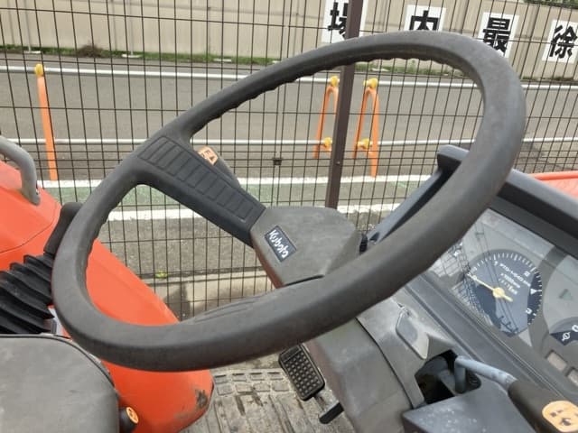 Tractor — Auction (lot 8451-1239)