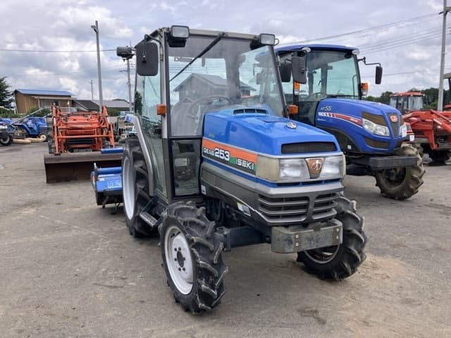 Tractor — Auction (lot 8451-1241)