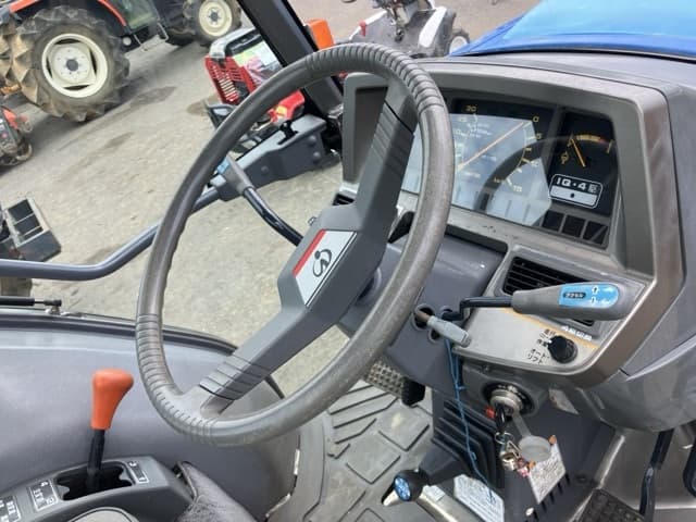 Tractor — Auction (lot 8451-1241)