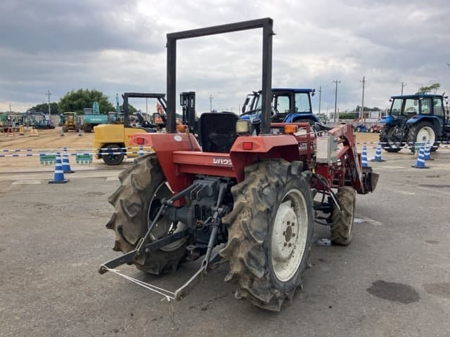 Tractor — Auction (lot 8451-1244)