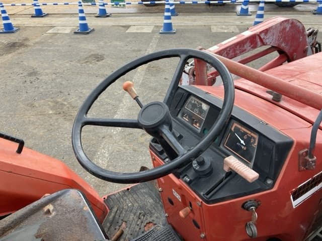 Tractor — Auction (lot 8451-1244)