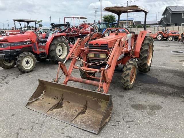 Tractor — Auction (lot 8451-1245)
