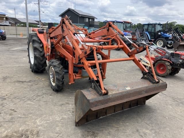 Tractor — Auction (lot 8451-1246)