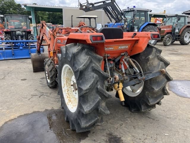 Tractor — Auction (lot 8451-1246)