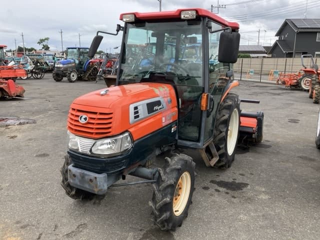 Tractor — Auction (lot 8451-1247)
