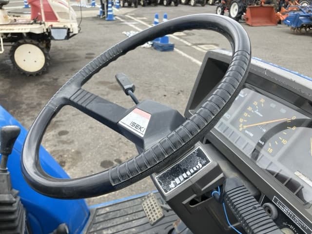 Tractor — Auction (lot 8451-1250)